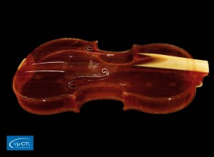 Historische Violine aus dem 18. Jahrhundert, Auflösung 100µm
